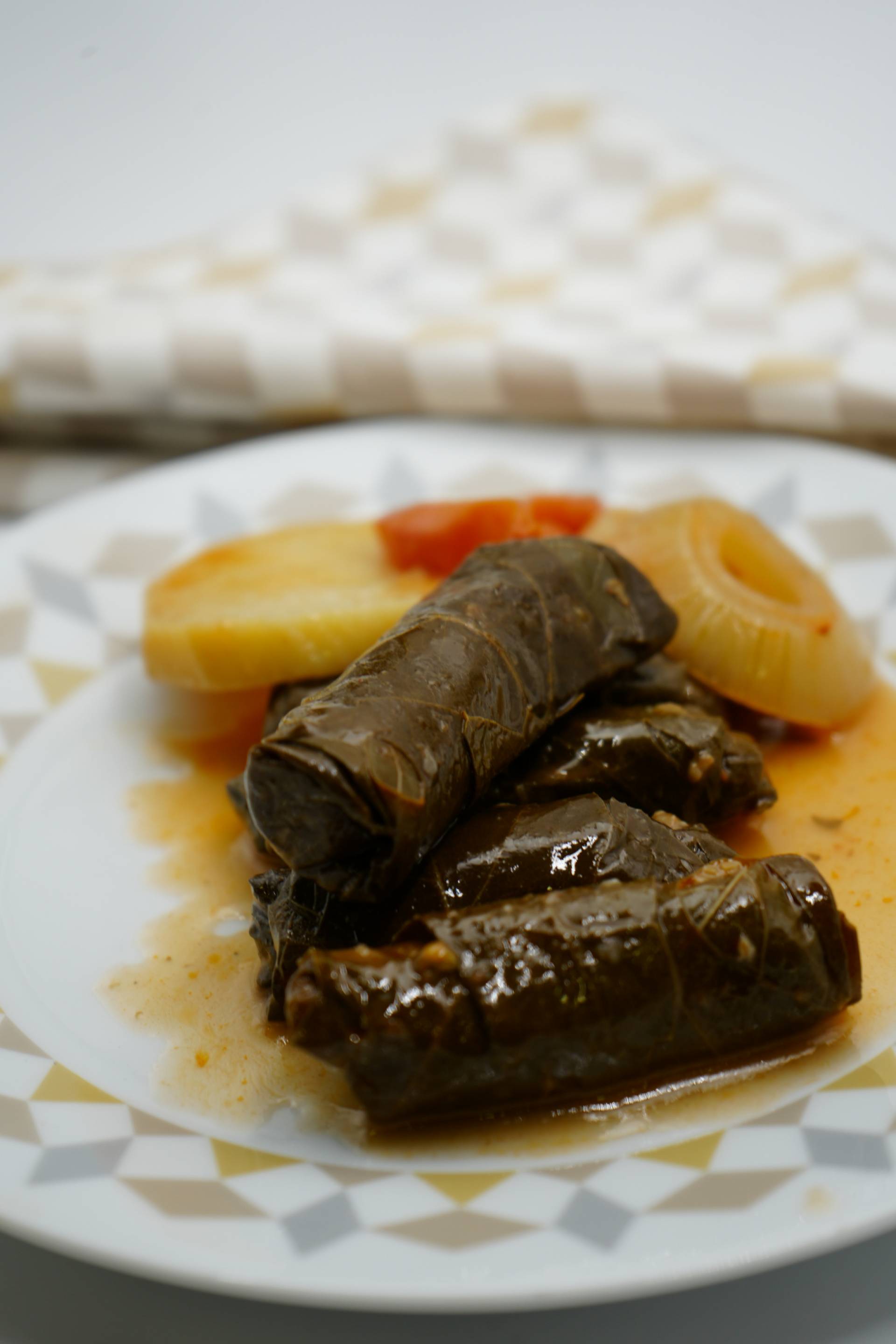 Vine Leaves Bil Zeit